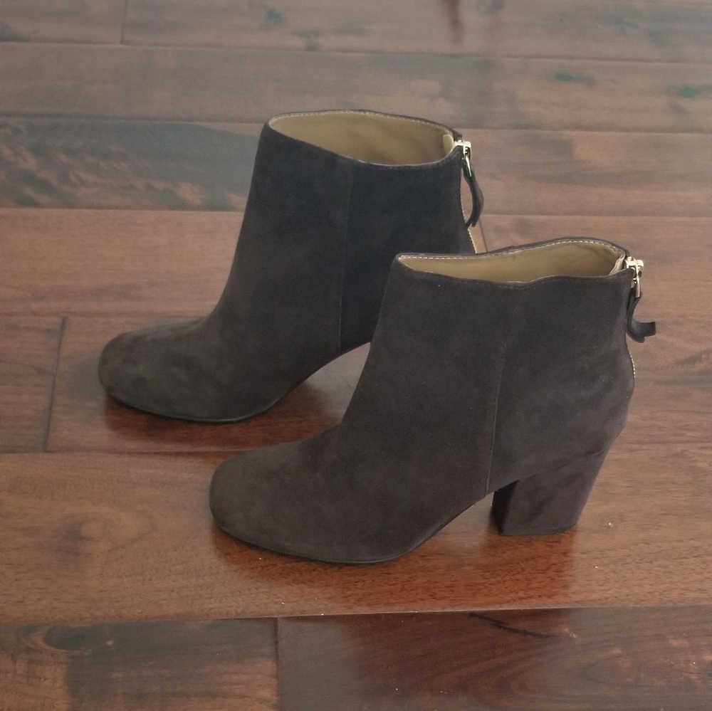 NINE WEST "Genevieve" Brown Suede Ankle Boots- Size - 6.5